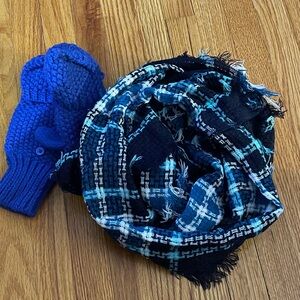 Women’s blue fingerless gloves/mittens and blue plaid infinity scarf
